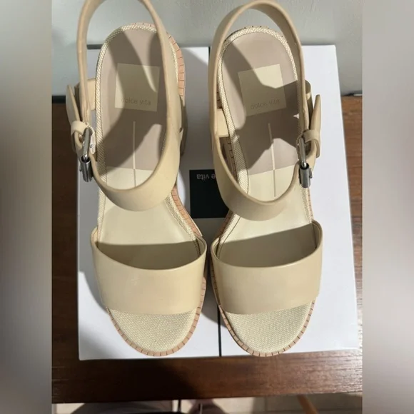 Dolce Vita Ella Platform Heel - Picture 2 of 8